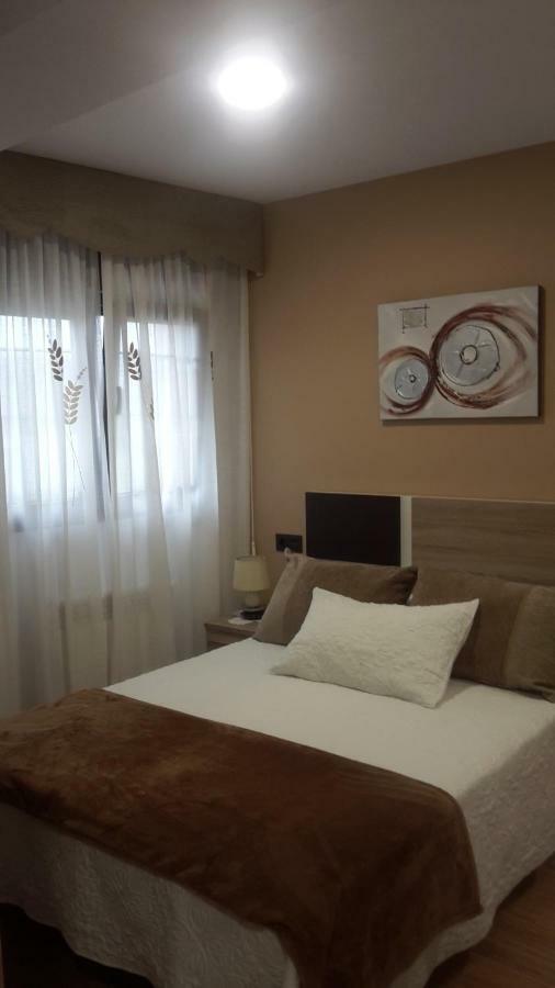 Pension Las Catedrales Hotel รีบาเดโอ ภายนอก รูปภาพ